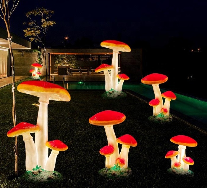 تمثال فطر محاكي بالحجم الطبيعي - مراجعة Outdoor Lighting For Christmas وسعره